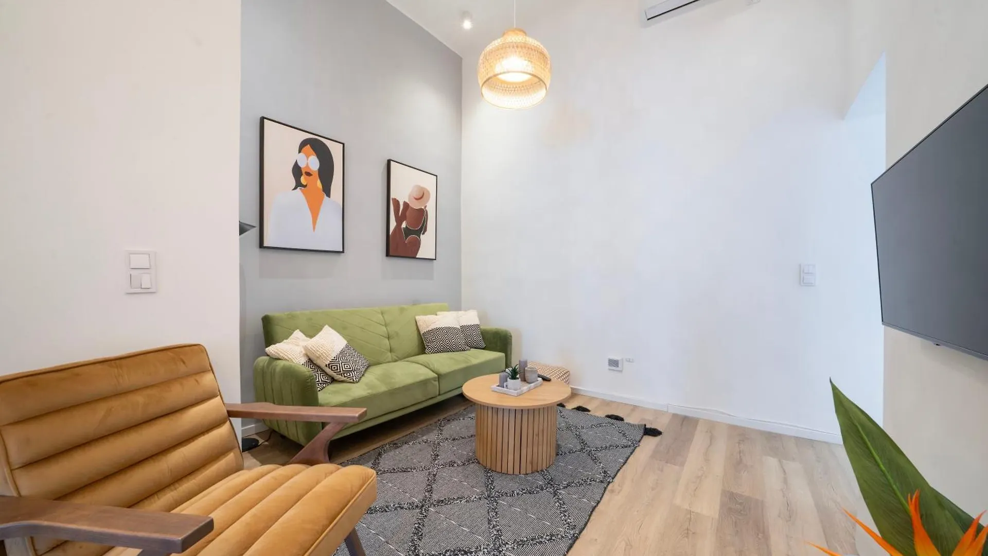The Grove Hideaway Central 2Br Retreat بودابست المجر