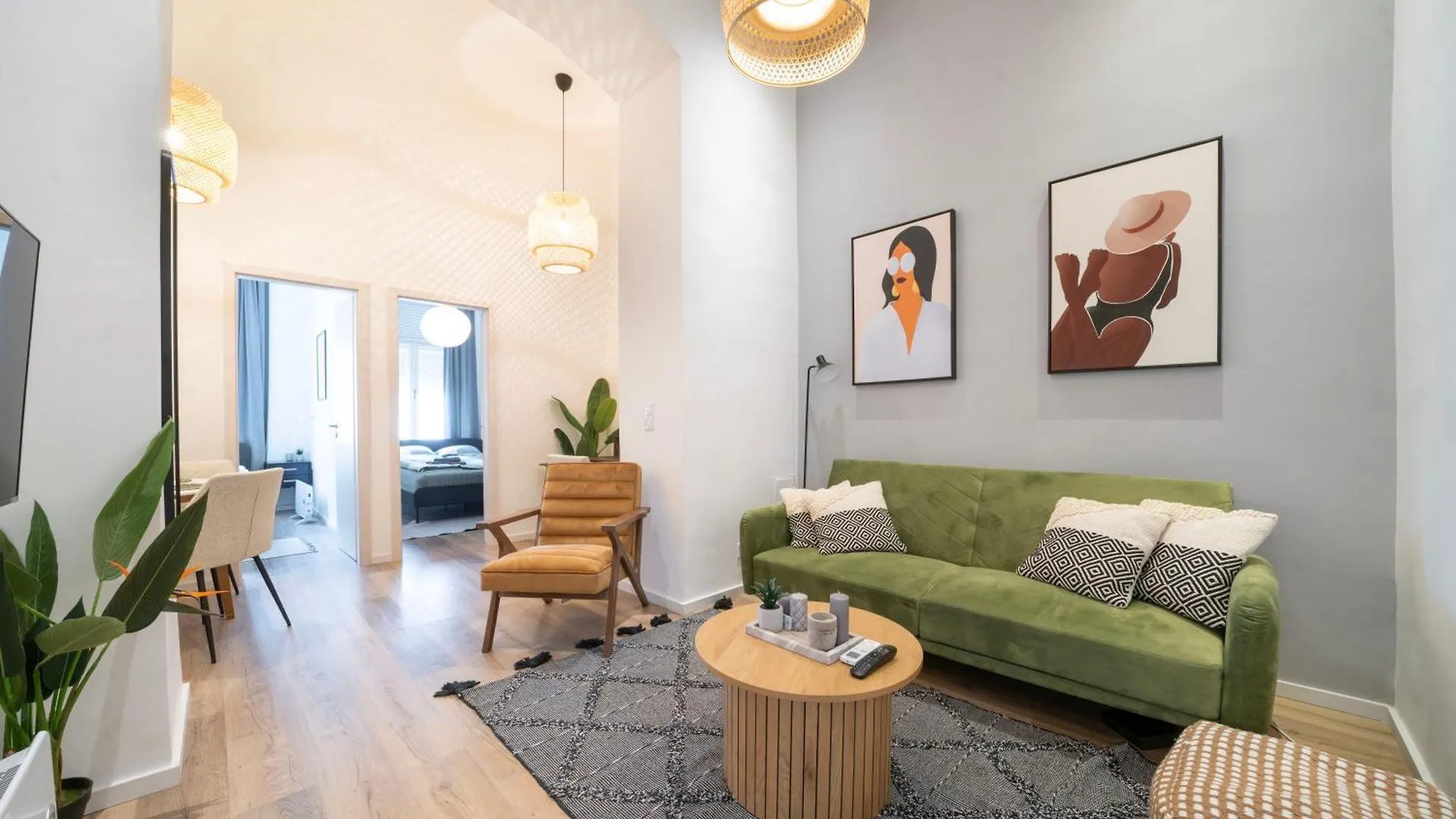 The Grove Hideaway Central 2Br Retreat بودابست